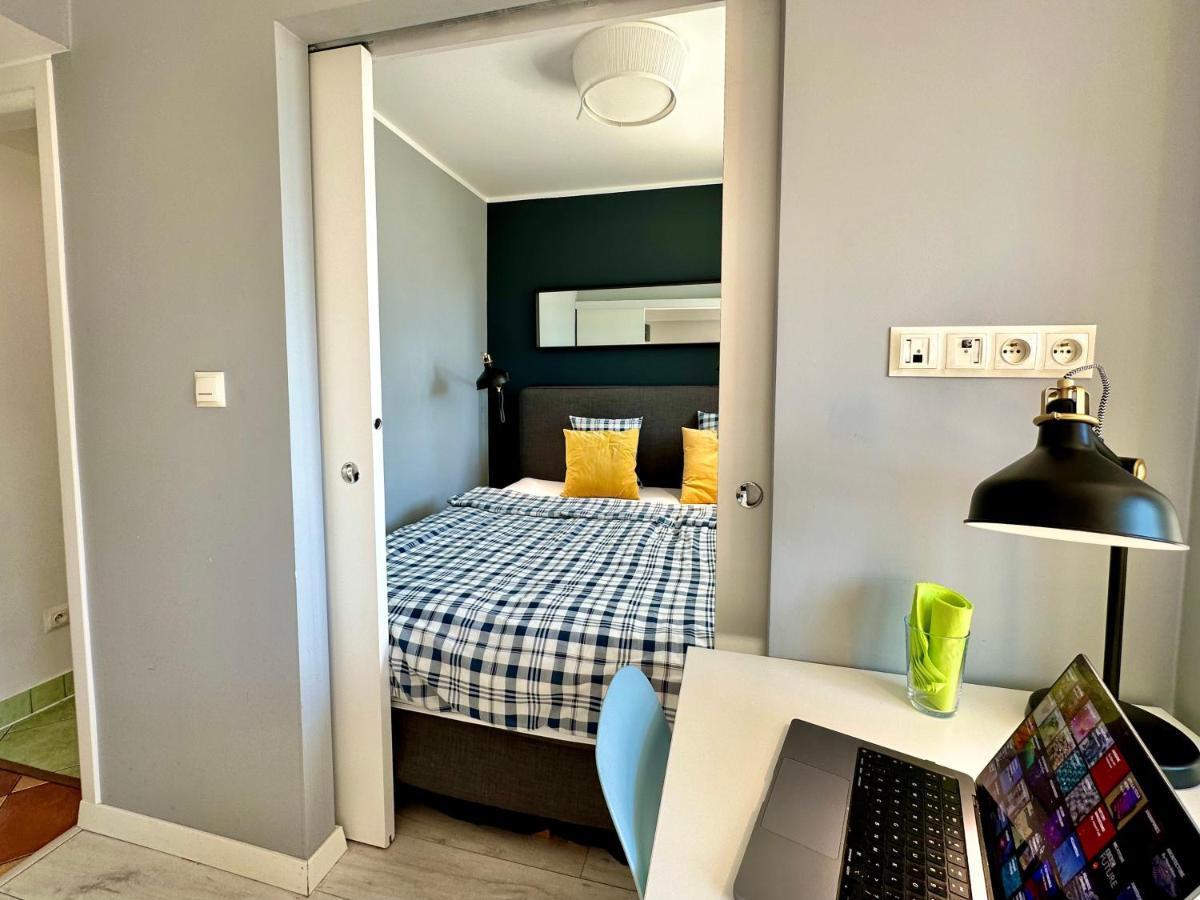 Gold 2 King Size Bed, Metro X2 Free Wifi, 50'Tv Netflix, Hbo, Appletv+ Apartment Warsawa Bagian luar foto
