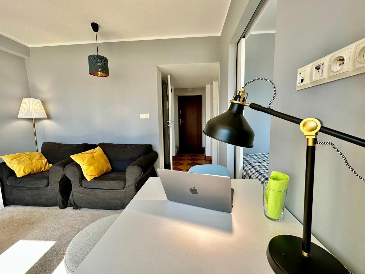 Gold 2 King Size Bed, Metro X2 Free Wifi, 50'Tv Netflix, Hbo, Appletv+ Apartment Warsawa Bagian luar foto