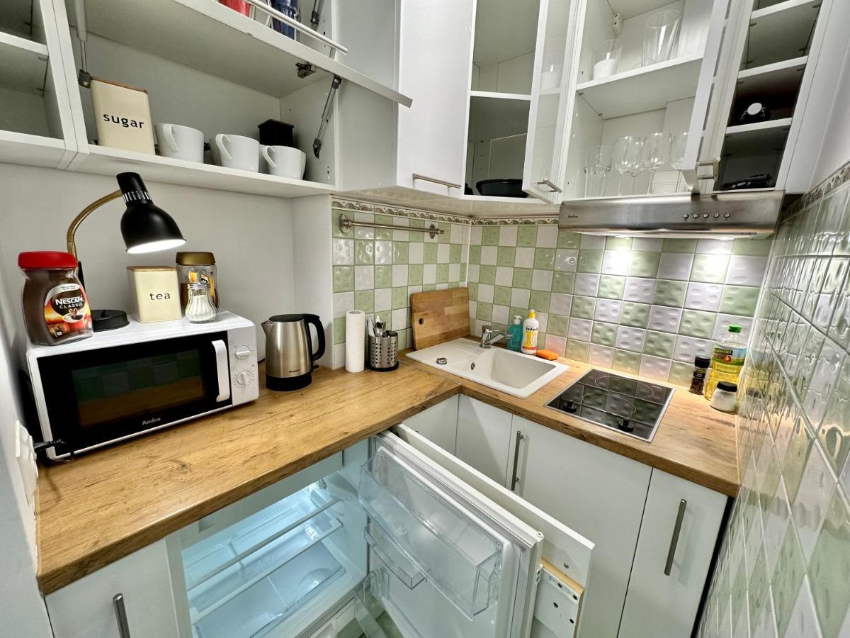 Gold 2 King Size Bed, Metro X2 Free Wifi, 50'Tv Netflix, Hbo, Appletv+ Apartment Warsawa Bagian luar foto