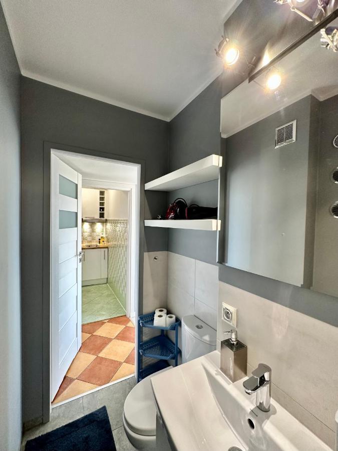 Gold 2 King Size Bed, Metro X2 Free Wifi, 50'Tv Netflix, Hbo, Appletv+ Apartment Warsawa Bagian luar foto