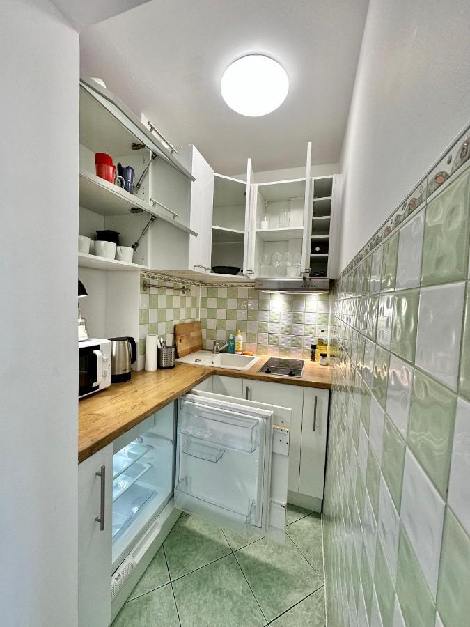 Gold 2 King Size Bed, Metro X2 Free Wifi, 50'Tv Netflix, Hbo, Appletv+ Apartment Warsawa Bagian luar foto