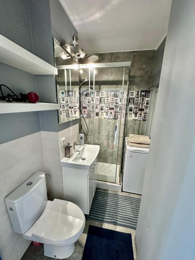 Gold 2 King Size Bed, Metro X2 Free Wifi, 50'Tv Netflix, Hbo, Appletv+ Apartment Warsawa Bagian luar foto
